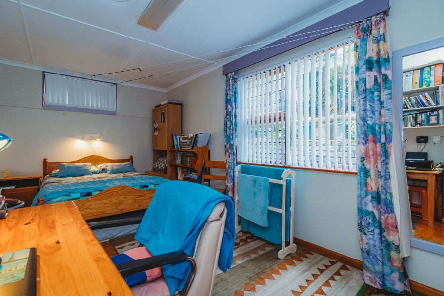5 Bedroom Property for Sale in Herolds Bay Western Cape